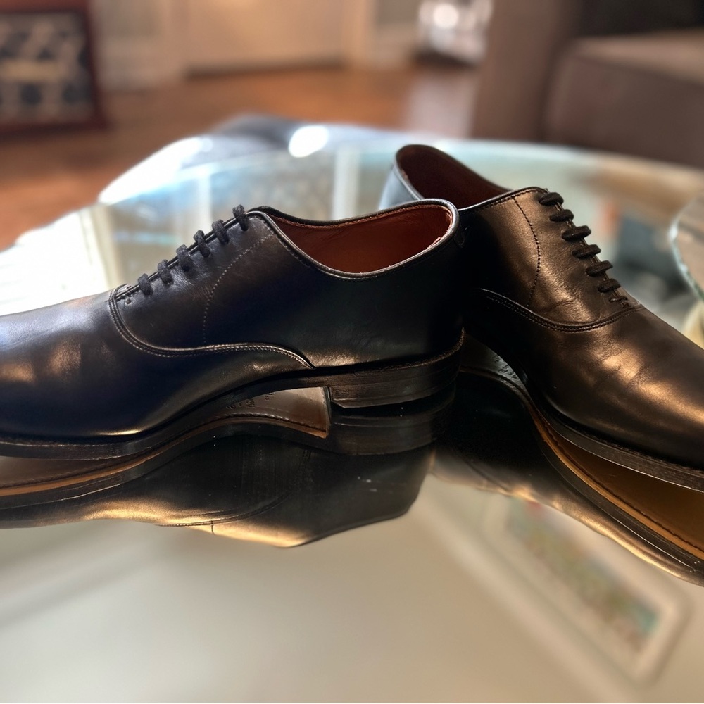 COPY - New Carlyle Black Alan Edmond Oxford . Italian leather& wood constructio…